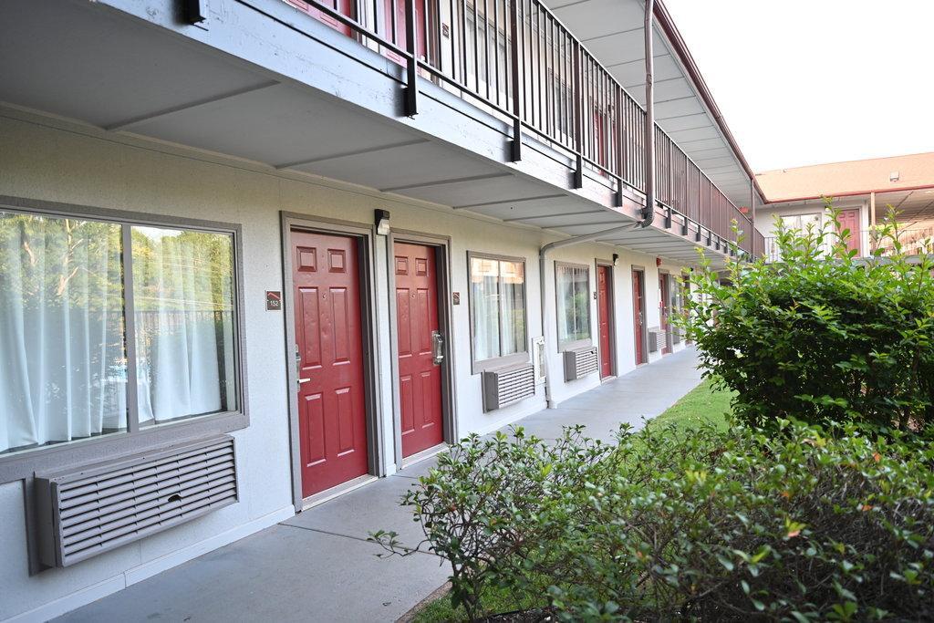 Red Roof Inn Spartanburg - I-85 Екстер'єр фото
