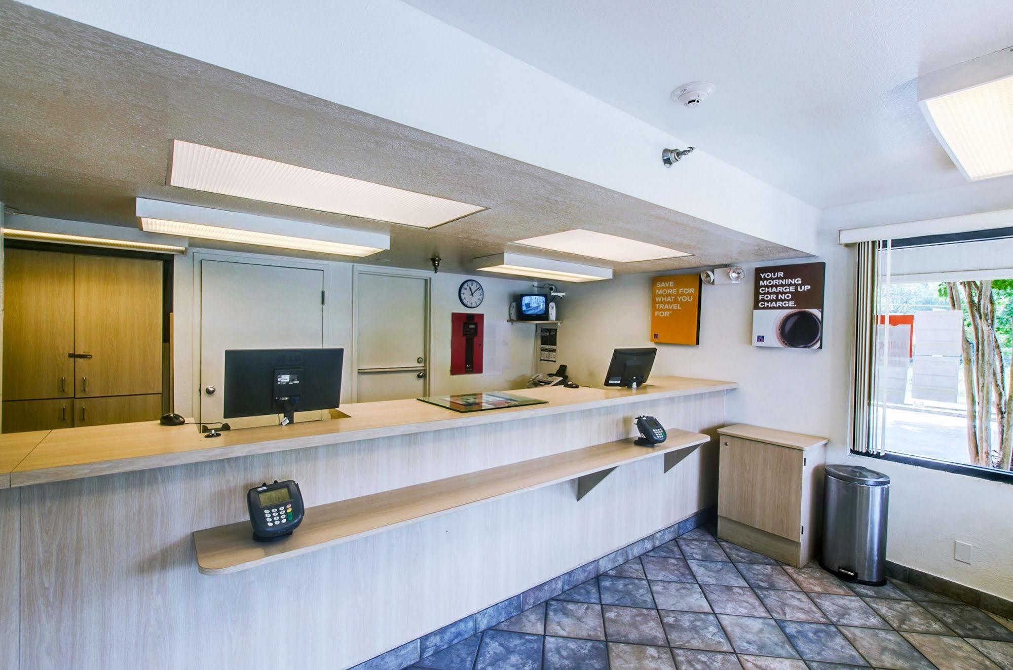 Red Roof Inn Spartanburg - I-85 Екстер'єр фото